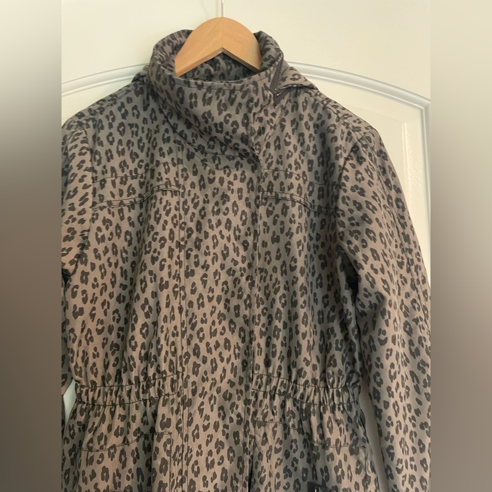 Tart Collections Leopard Print Utility Rain Jacket - Picture 2 of 9